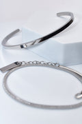Pulsera rígida pulida negra + cadena serpiente plateada