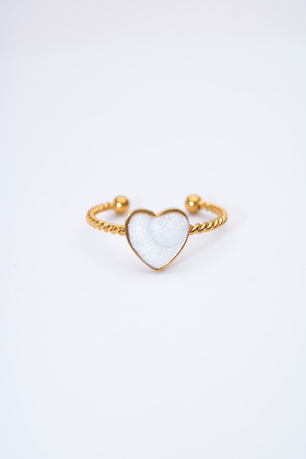 Anillo abierto trenzado con corazón esmaltado blanco nacarado