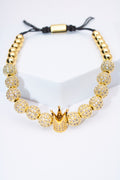 Pulsera ajustable de cuentas pavé doradas con corona