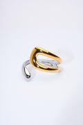 Anillo abierto doble tono — acabado dorado y plateado