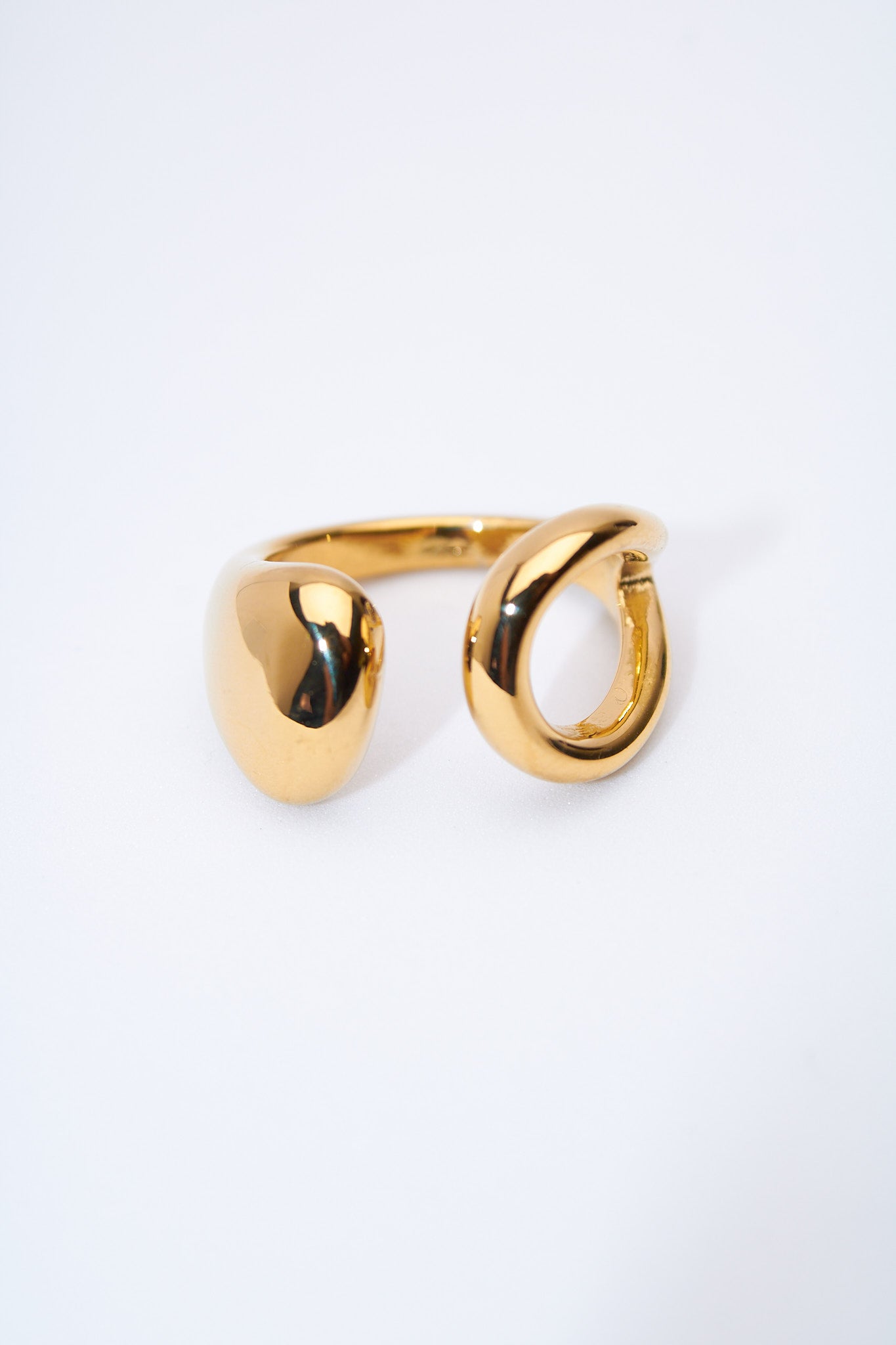 Anillo abierto doble elemento dorado — ajustable