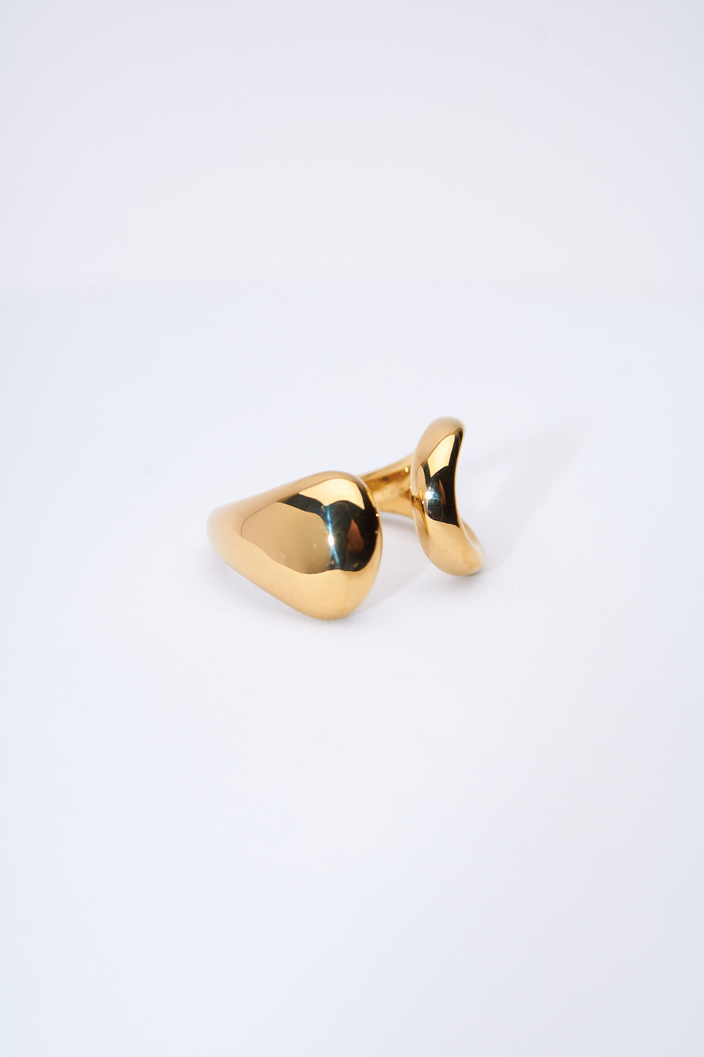 Anillo abierto doble elemento dorado — ajustable