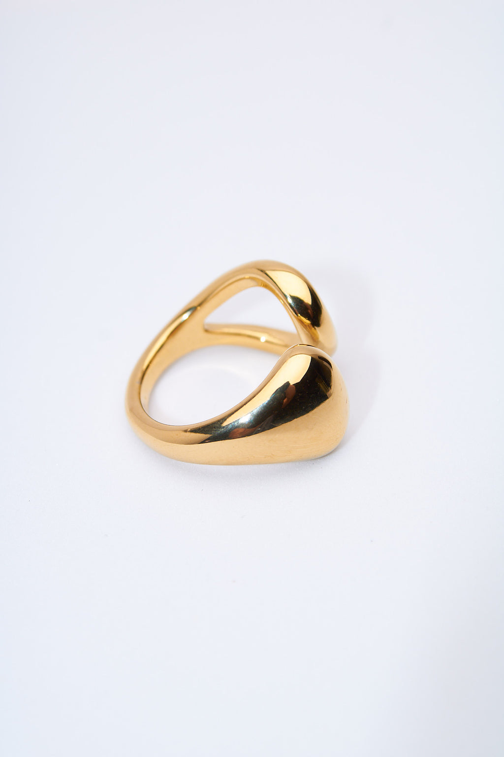 Anillo abierto doble elemento dorado — ajustable