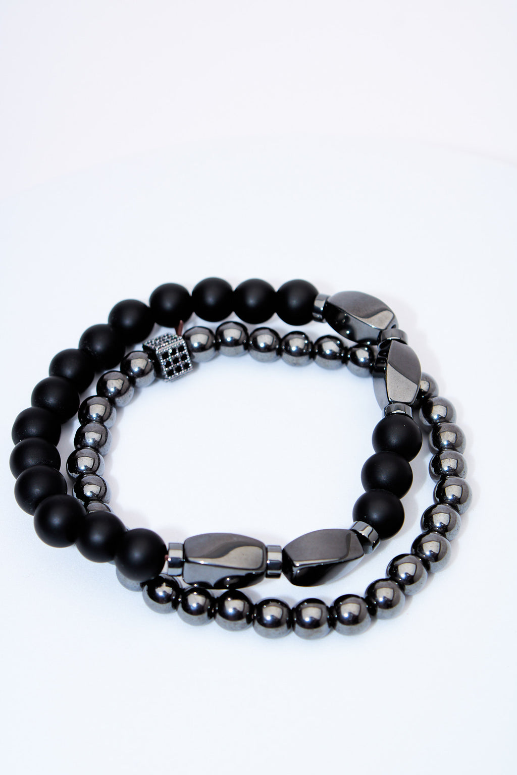 Set pulseras elásticas — lava negra, ónix y hematita con separadores pavé