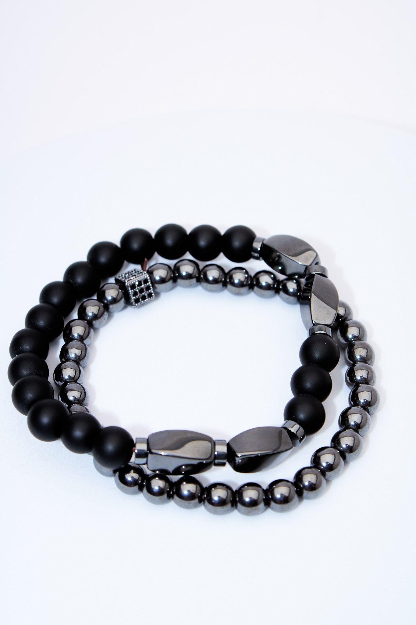 Set pulseras elásticas — lava negra, ónix y hematita con separadores pavé